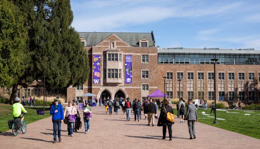 Bang Washington đặt cược lớn vào "trường đại học miễn phí"